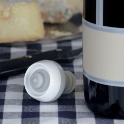 2 Wine Vacuum Stoppers | Extended Freshness - PIKA