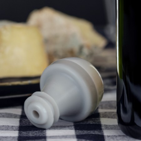 2 Wine Vacuum Stoppers | Extended Freshness - PIKA